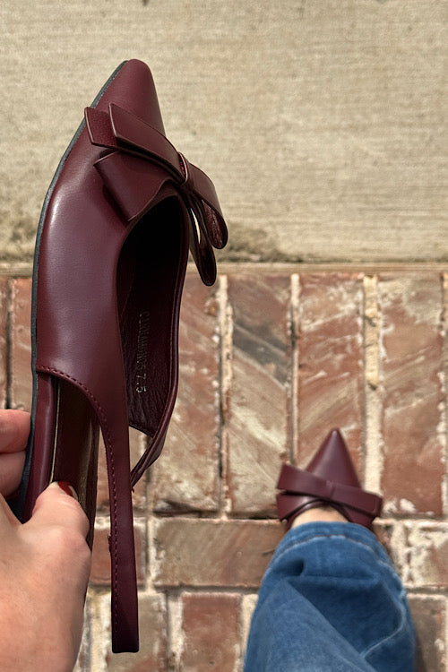 Take a Bow Wine Flat